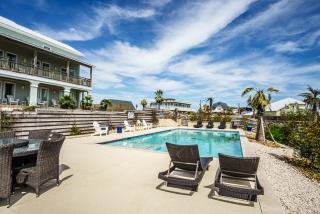 Sandcastle Beach House - 4