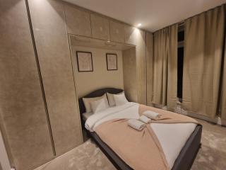 Spacious 2 BR with Balcony in Hendon - Colindale - 2