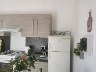 Bel appartement tout équipé! Proche des parcs, avec sa cour privative et sa place de parking sécurisée à 450 m du logement - Vichy - 4