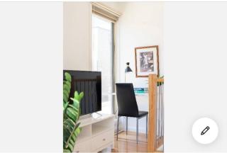 Design/bright/cosy townhouse between airport &city - 4