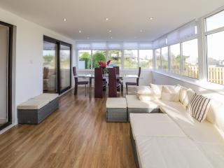 Top Of The Lane Luxury Holiday Apartment - Benllech - 6