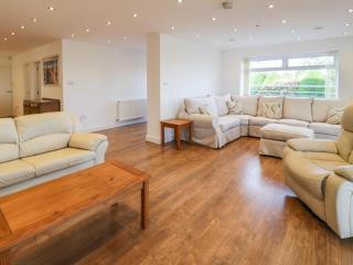 Top Of The Lane Luxury Holiday Apartment - Benllech - 2