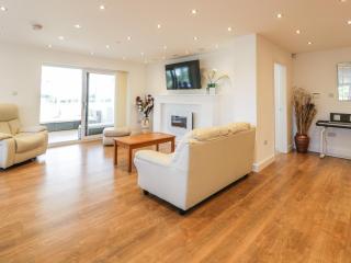Top Of The Lane Luxury Holiday Apartment - Benllech - 1