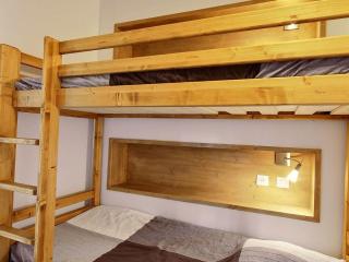 Appartement rénové 4 pers, balcon, proche pistes - FR-1-455-90 - 6