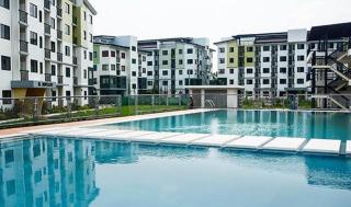 2 BR staycation beside Enchanted Kingdom - 0