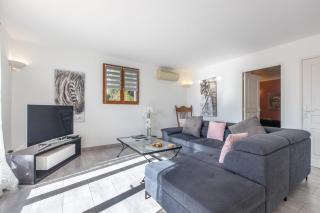 LB Vacation Rentals I Quiet Large 3-Bedroom Apartment with Terrace, Garden & Incredible Mountain View - Mouans-Sartoux - 2