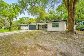 Spacious, Modern and Fully Updated Gorgeous Home - Tampa - 5