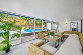 Spacious, Modern and Fully Updated Gorgeous Home - Tampa - 2