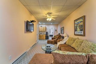 Near Trail Access and Beech Mtn Ski 1st-Floor Condo - Banner Elk - 8