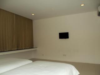 L Bajo Hotel - Labuan Bajo - 8