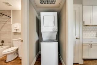 Global Cup Heart of Dallas Flat Close to Baylor Hospital - 2