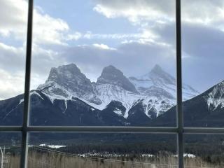 Amazing mountain views 1bd Apartment Canmore Banff - Canmore - 2