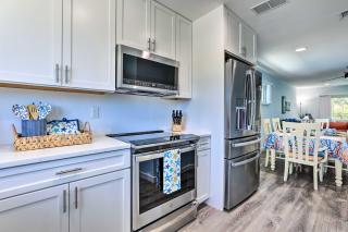 Holmes Beach Retreat Walk to Beach and Dining! - 2