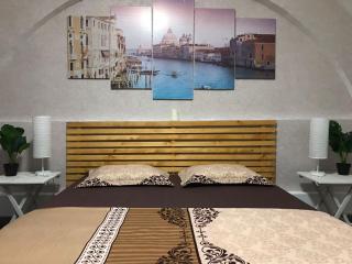 Large Apartment City Centre - Bucarest - 6