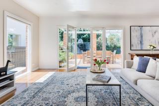 Grand Brighton Family Home with a Solar Heated Pool - 1