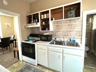 Cozy cottage in the heart of the big city- dog friendly - Billings - 7