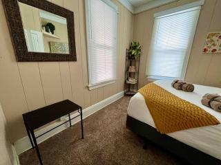 Cozy cottage in the heart of the big city- dog friendly - Billings - 2