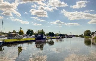 Lake Front Home In Breukelen - 6