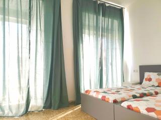 Sunny Malaga Centre Flats, 2 Options, with Balcony or Terrace - Málaga - 0