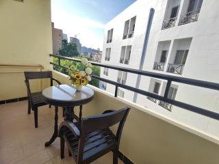The Chanthong Residence and Hotel Pattaya - Pattaya South - 4