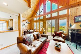 Cabin on the Green - Redmond - 4