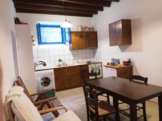 quiet stone house in Nisyros - Mandrakion - 3