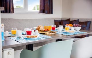 Awesome Home In Breukelen - 9