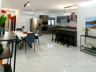 Penthouse, Sea Views and Private Roof Top Pool - Il-Pergla - 3