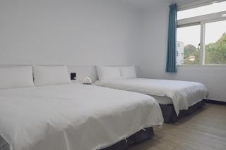 Party& Dream Homestay - 6