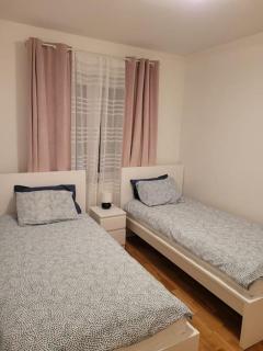 Beautiful terraced house with private parking - 4
