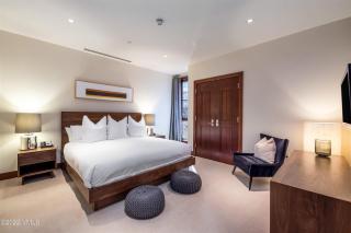 Platinum Vail Solaris 4 Bedroom Vacation Rental Set At The Base Of The Mountain Just Steps From The Gondola - Vail - 2