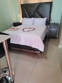 Sunset View Palace Guest House - Soshanguve - 2