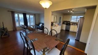 Chamberlain Bungalow - Burlington - 2