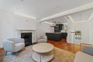 Central Knightsbridge 3 Bedroom House - 2