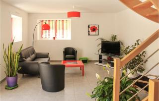 3 Bedroom Beautiful Home In Dourdain - Dourdain - 7