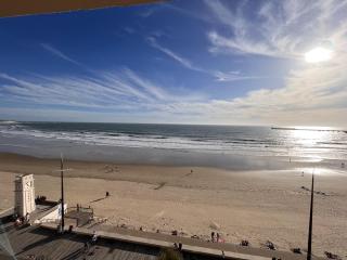 Appartement 3* face plage avec balcon et 2 salles d'eau - FR-1-197-551 - Les Sables-dʼOlonne - 0