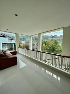 Platinum Yellow Bandung Villa 24 Pax Private Pool - Bengkok - 3