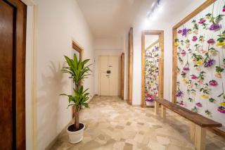 Living Florinda Apt. (3' to Airport, 9' to Center) - 3