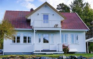 4 Bedroom Beautiful Home In Farsund - Farsund - 1