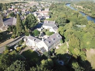 10 Bed Stunning House in village, with Hot Tub - Ovingham - 6