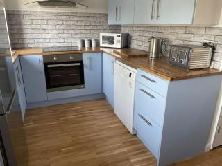 Stylish & Spacious 2 Storey, 3 Bed Apartment - 6