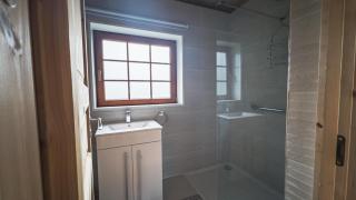 Aspen Lodge, Amazing New Log Cabin with Hot Tub - Sleeps 6 - Felmoor Park - Morpeth - 3