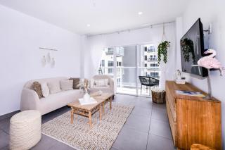 Stylish luxury condo, central location, ocean view, pool, gym - Oranjestad - 1