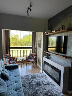 Apartamento novíssimo top com lareira - Campos do Jordão - 0