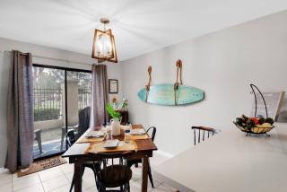 Renovated Ocean Escape Condo-11 pools-community beachhouse bar - Panama City Beach - 0