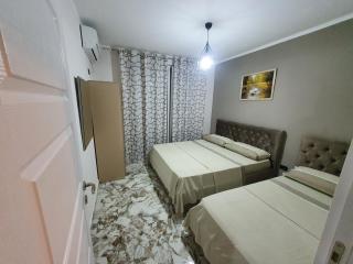 Leonard's Shengjin Apartments - 1