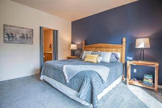 Whispering Creek - Meredith Lodging - Redmond - 1