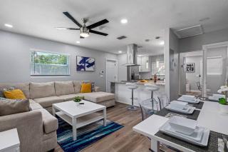 Cozy & Completely Remodeled 2 Bedroom Apartment B - 8