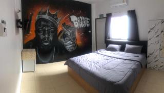 Bonkers Guesthouse - 6