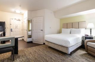 Candlewood Suites Portland Airport by IHG - 8